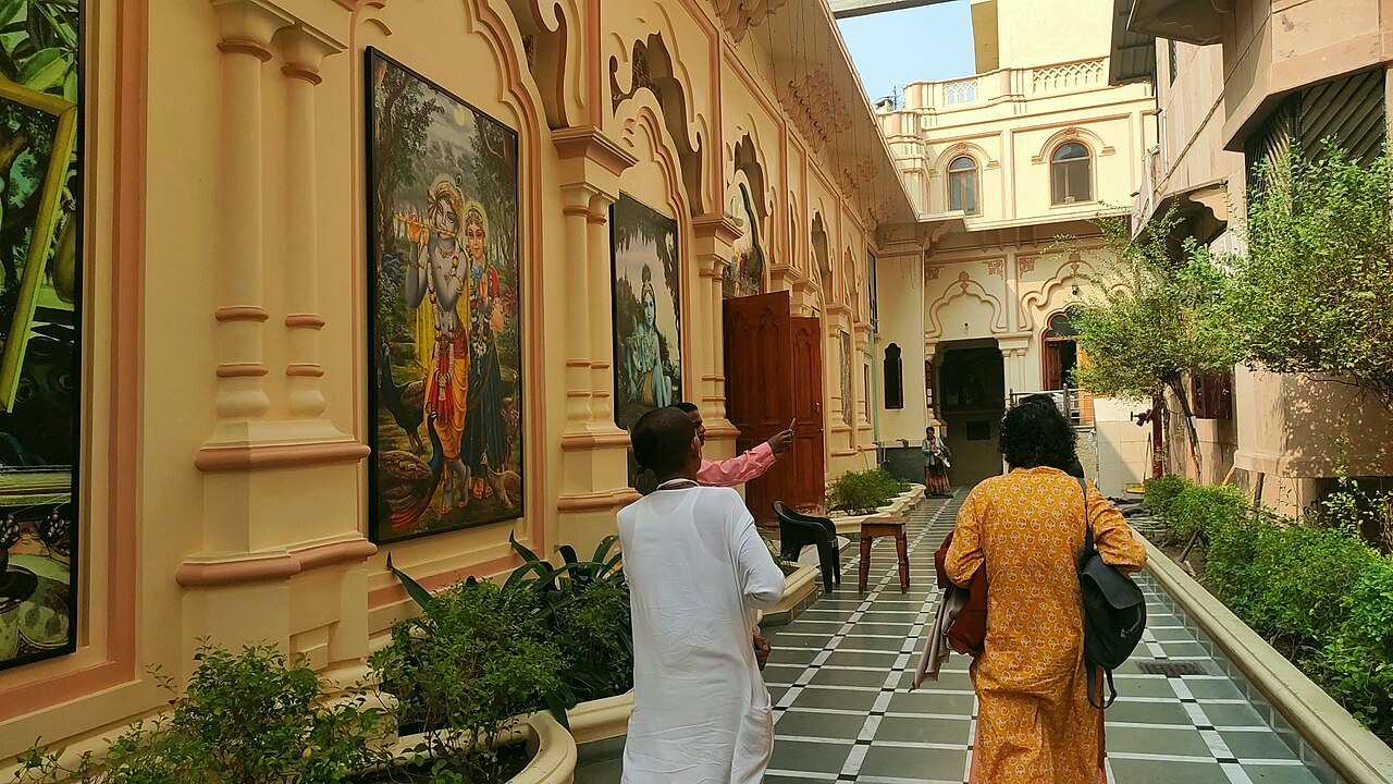 Sri Krishna Balaram Mandir, Raman Reti