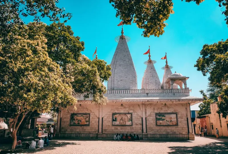 Raman Reti temple, Gokul